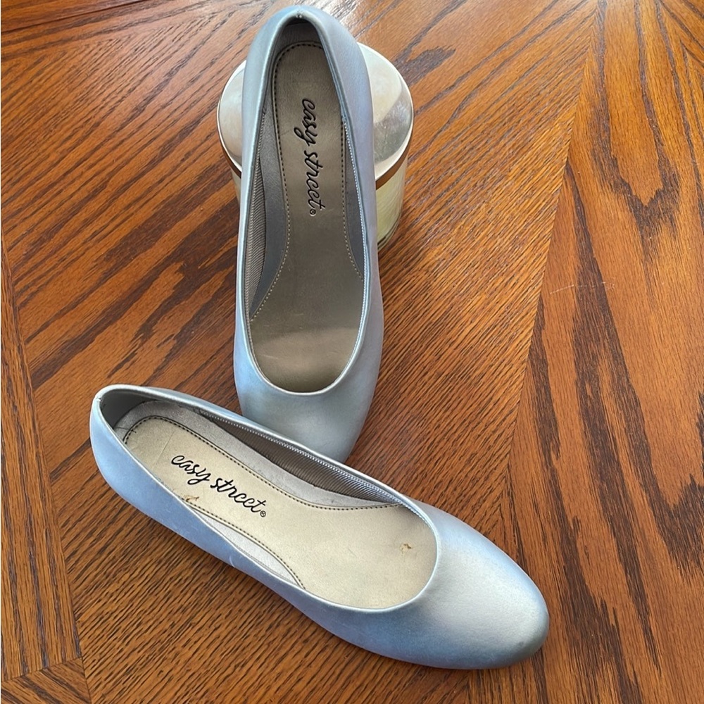 Easy Street Sz 6 1/2 Pumps